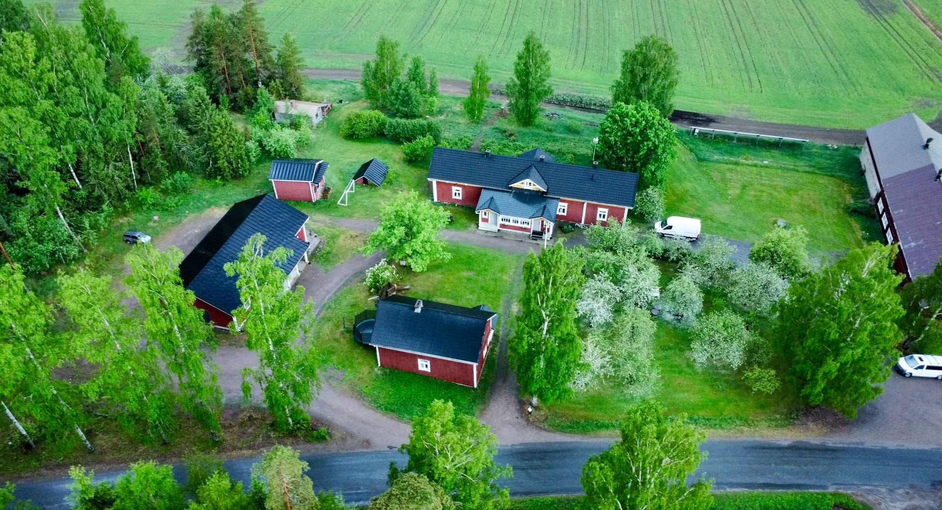 Talvisillan Tähkä ja Trekooli| Maatila Somerolla, Suomessa